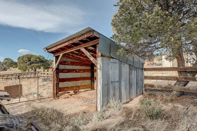 952 Twin Lakes Rd, Walsenburg, CO 81089