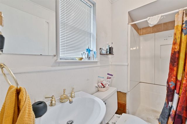 2711 N Locust Street, Denton, TX 76209