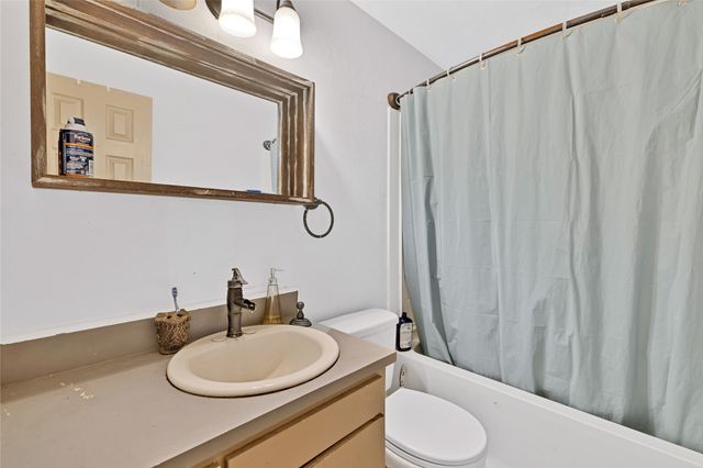 2711 N Locust Street, Denton, TX 76209