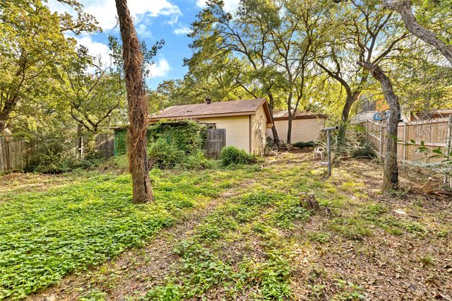 2711 N Locust Street, Denton, TX 76209