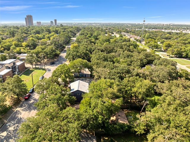 2711 N Locust Street, Denton, TX 76209