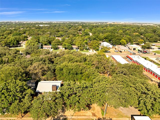 2711 N Locust Street, Denton, TX 76209