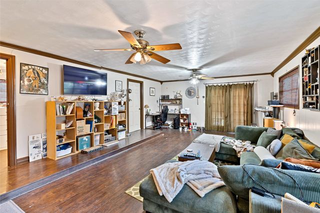 2711 N Locust Street, Denton, TX 76209