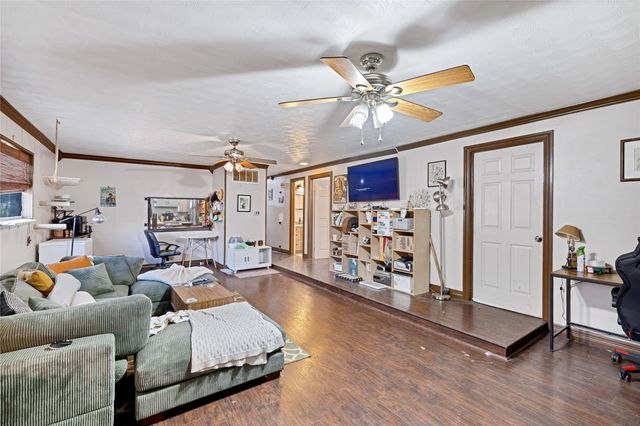 2711 N Locust Street, Denton, TX 76209