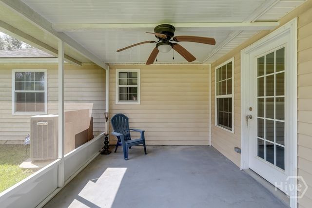 402 Sterling Creek Drive, Richmond Hill, GA 31324