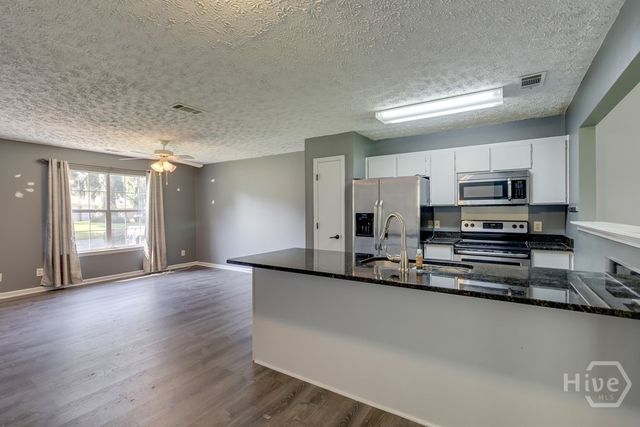 402 Sterling Creek Drive, Richmond Hill, GA 31324