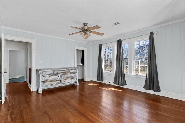 206 S Avenue B, Wortham, TX 76693