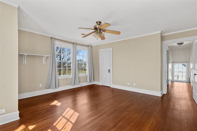 206 S Avenue B, Wortham, TX 76693