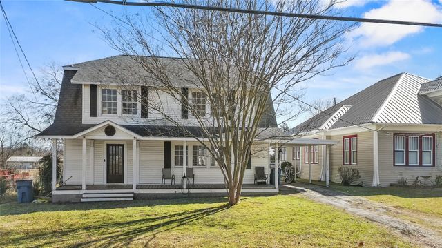 206 S Avenue B, Wortham, TX 76693