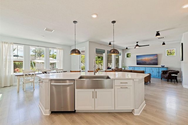 4626 10TH AVENUE N, St Petersburg, FL 33713