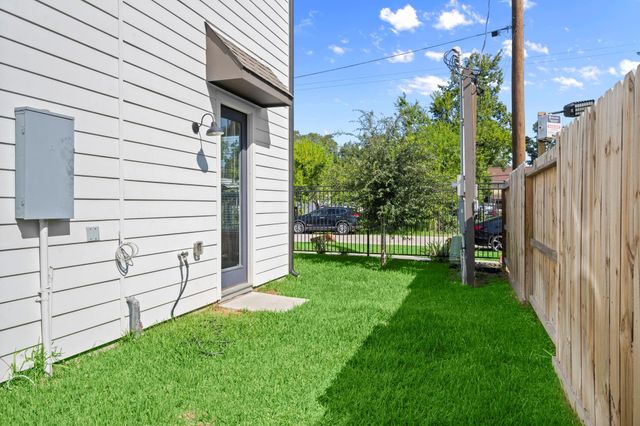 3208 Bostic C, Houston, TX 77093
