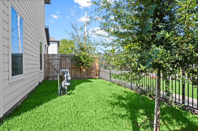 3208 Bostic C, Houston, TX 77093