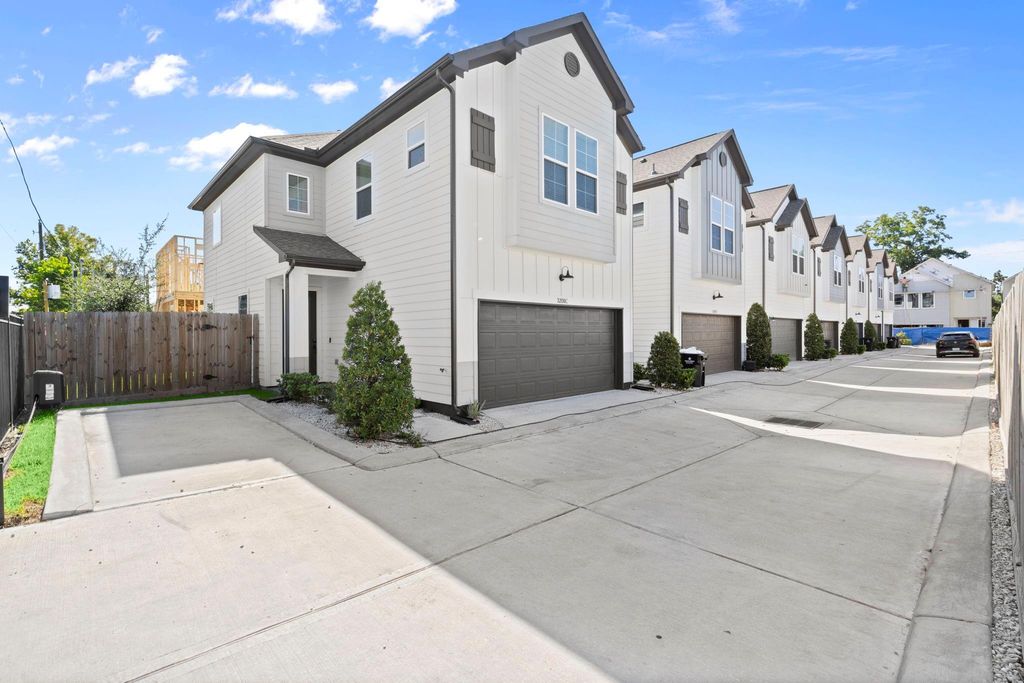 3208 Bostic C, Houston, TX 77093