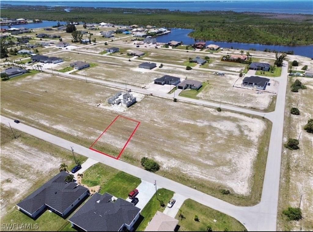 Image 3 of property listing at 3510 NW 45th AVE, Cape Coral, FL 33993