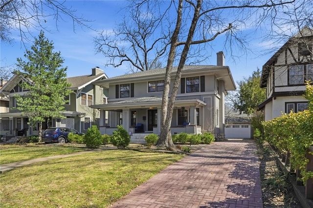 5825 McGee Street, Kansas City, MO 64113