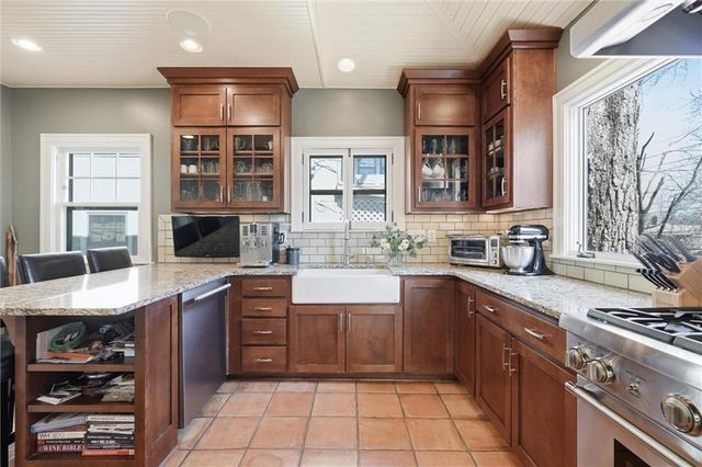 5825 McGee Street, Kansas City, MO 64113