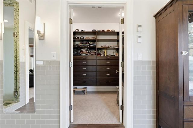 5825 McGee Street, Kansas City, MO 64113