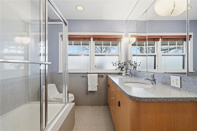 5825 McGee Street, Kansas City, MO 64113