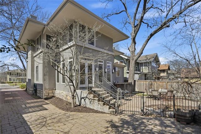 5825 McGee Street, Kansas City, MO 64113