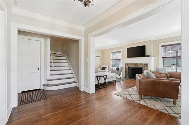 5825 McGee Street, Kansas City, MO 64113