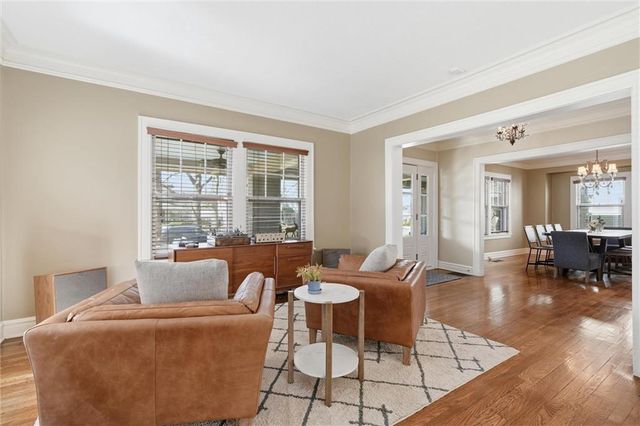 5825 McGee Street, Kansas City, MO 64113