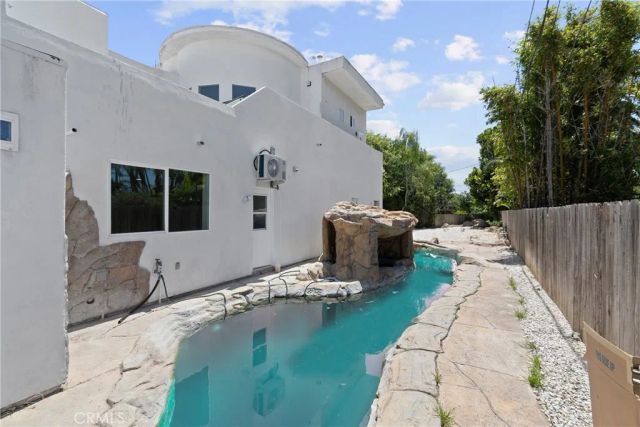 1580 san bernardino, Costa Mesa, CA 92627
