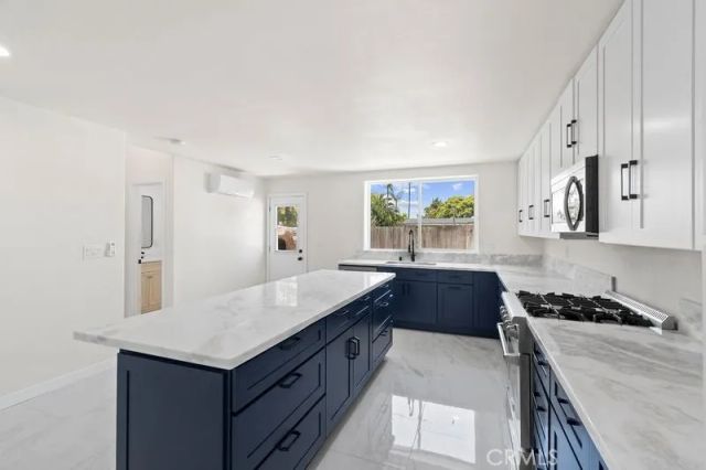 1580 san bernardino, Costa Mesa, CA 92627
