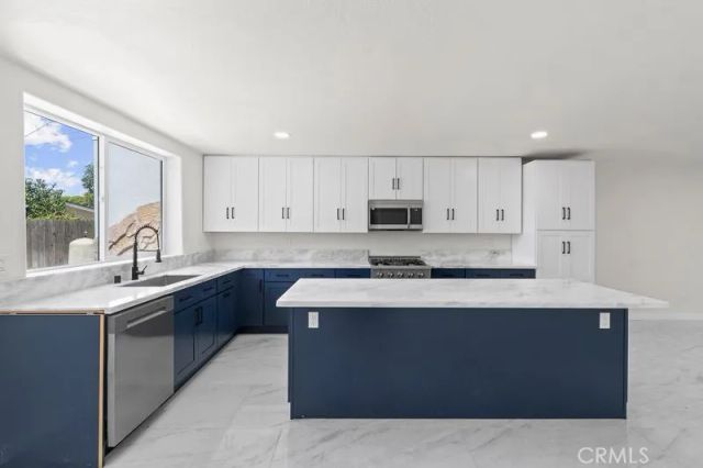 1580 san bernardino, Costa Mesa, CA 92627