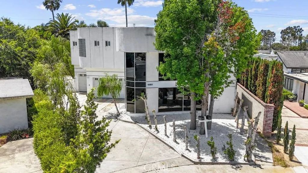 1580 san bernardino, Costa Mesa, CA 92627