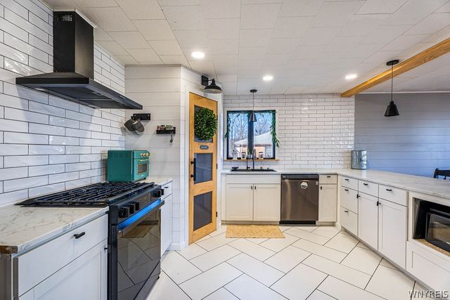 273 Reserve Road, West Seneca, NY 14224