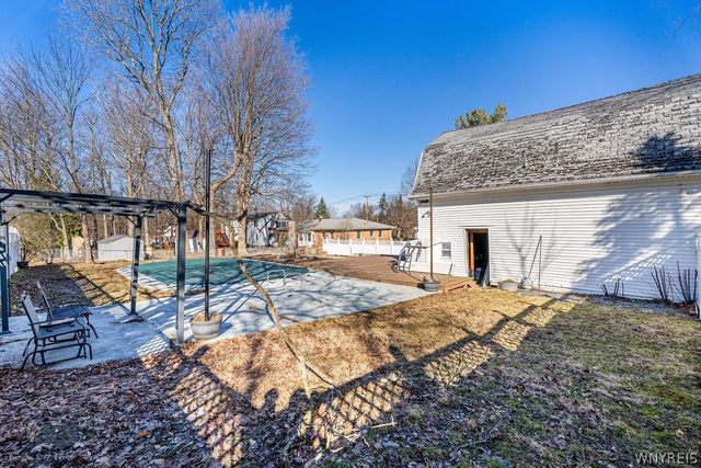 273 Reserve Road, West Seneca, NY 14224