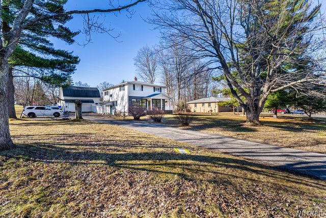 273 Reserve Road, West Seneca, NY 14224