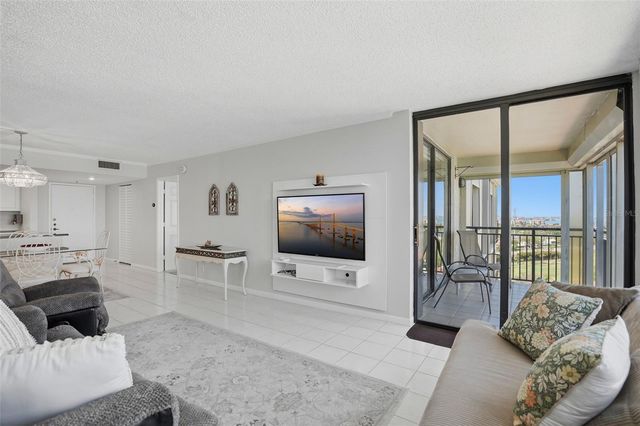 6372 PALMA DEL MAR BOULEVARD S 1207, St Petersburg, FL 33715