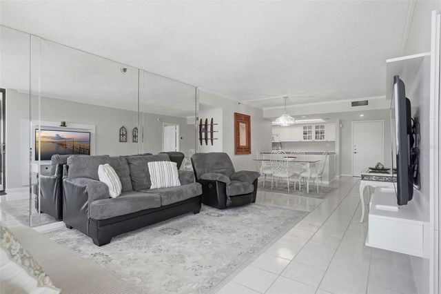 6372 PALMA DEL MAR BOULEVARD S 1207, St Petersburg, FL 33715