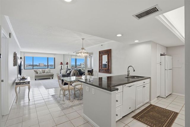 6372 PALMA DEL MAR BOULEVARD S 1207, St Petersburg, FL 33715