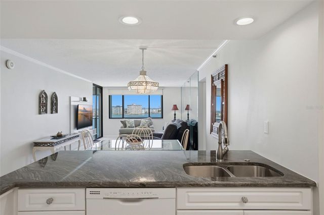 6372 PALMA DEL MAR BOULEVARD S 1207, St Petersburg, FL 33715