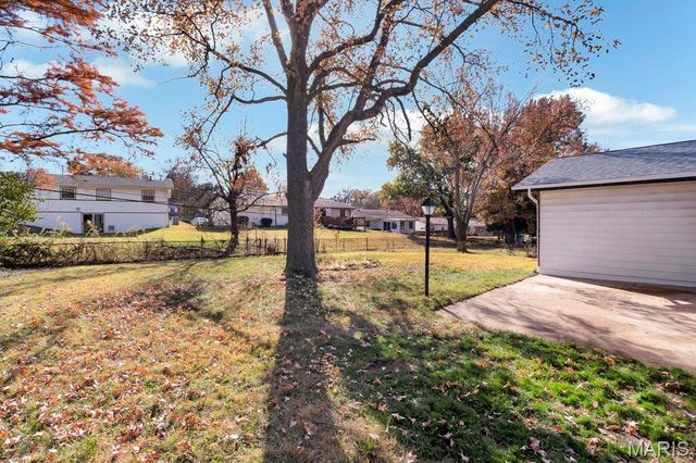 4478 Papal Drive, Florissant, MO 63033