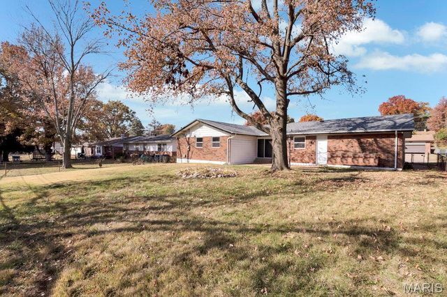 4478 Papal Drive, Florissant, MO 63033