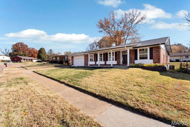 4478 Papal Drive, Florissant, MO 63033