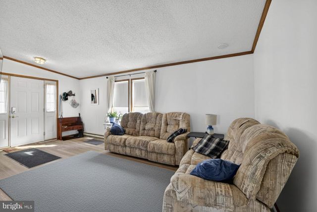 14 HOLIDAY AVE, Hatfield, PA 19440