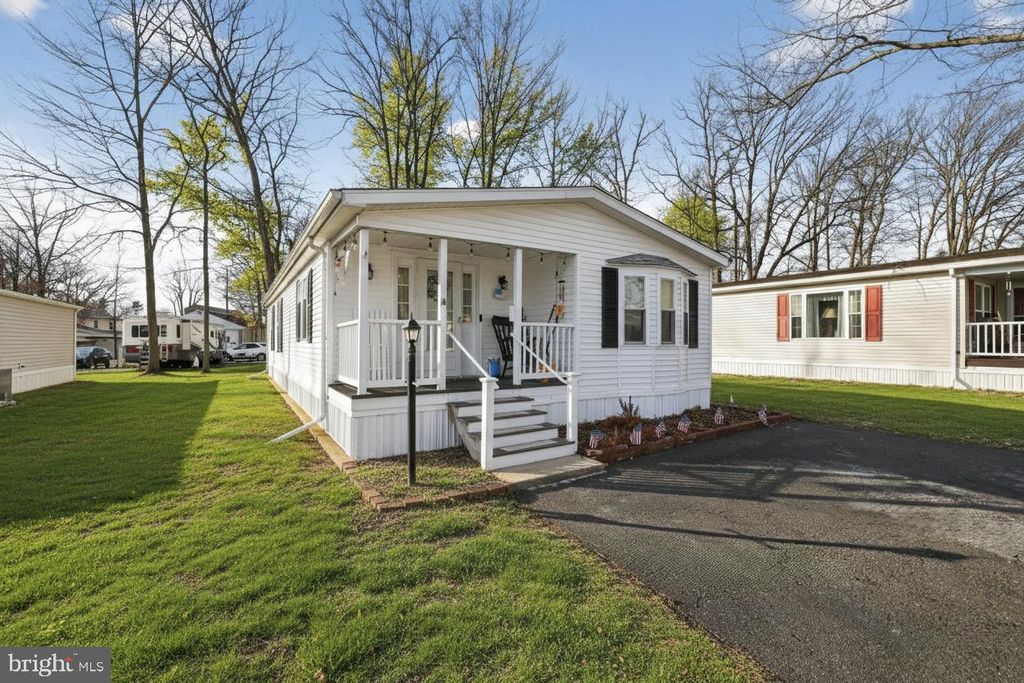 14 HOLIDAY AVE, Hatfield, PA 19440