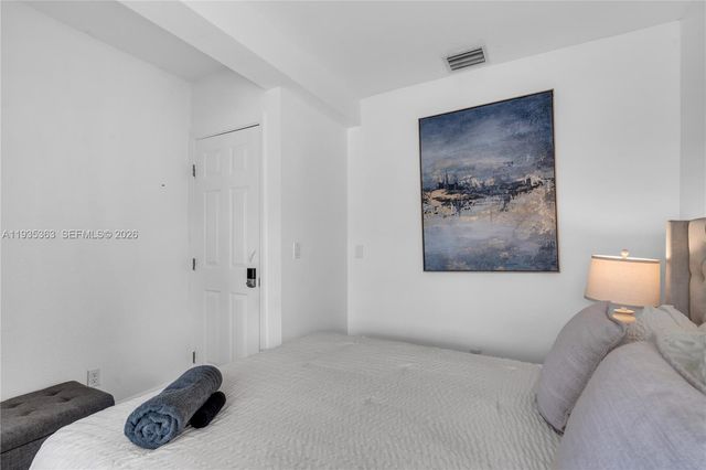 2970 NW 15th St. 2970, Miami, FL 33125