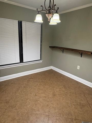 11127 Village Green Dr, Greenwell Springs, LA 70739