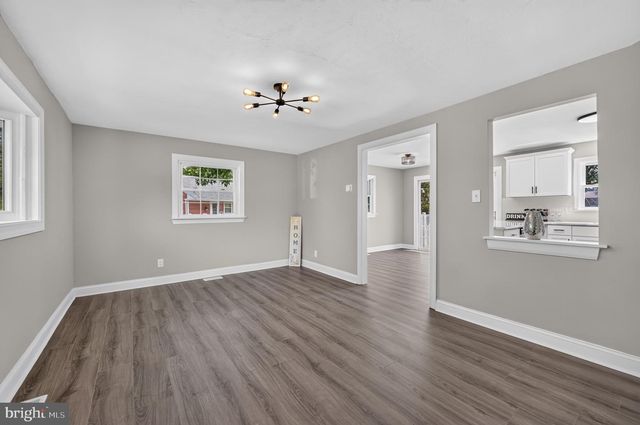 2 PATTERSON AVE, Pennsville, NJ 08070