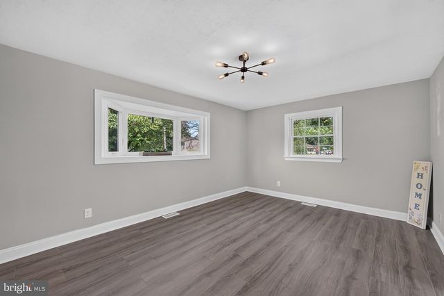 2 PATTERSON AVE, Pennsville, NJ 08070
