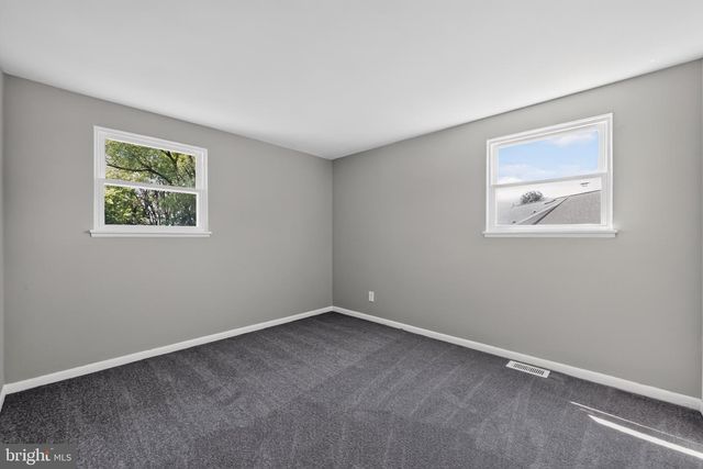 2 PATTERSON AVE, Pennsville, NJ 08070