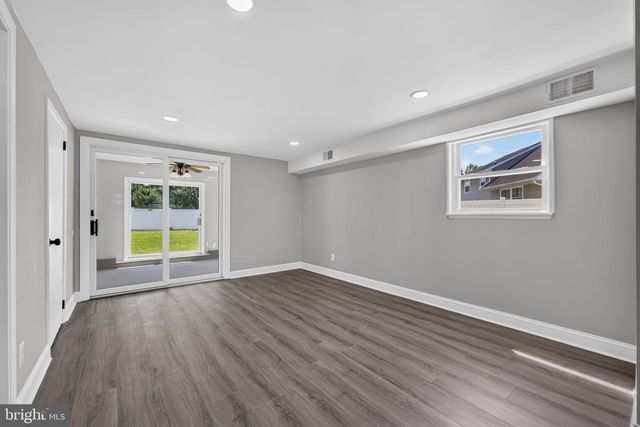 2 PATTERSON AVE, Pennsville, NJ 08070