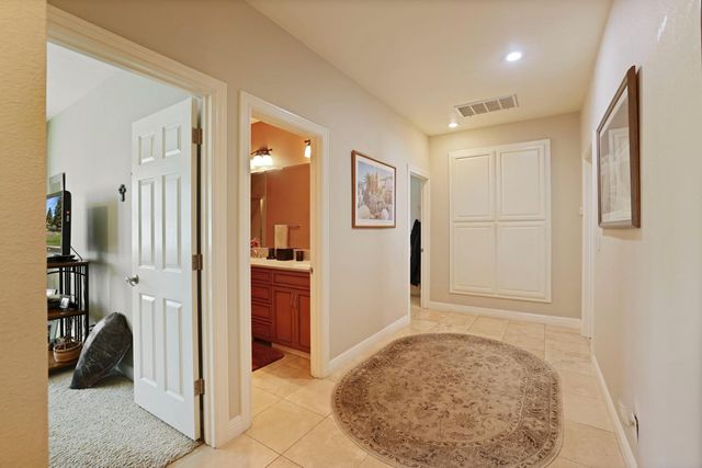 10117 Del Almendra Dr, Oakdale, CA 95361