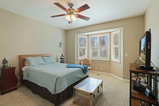 10117 Del Almendra Dr, Oakdale, CA 95361