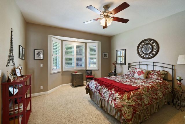 10117 Del Almendra Dr, Oakdale, CA 95361